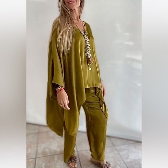 Made in Italy Satin Set - Picture 9 of 10